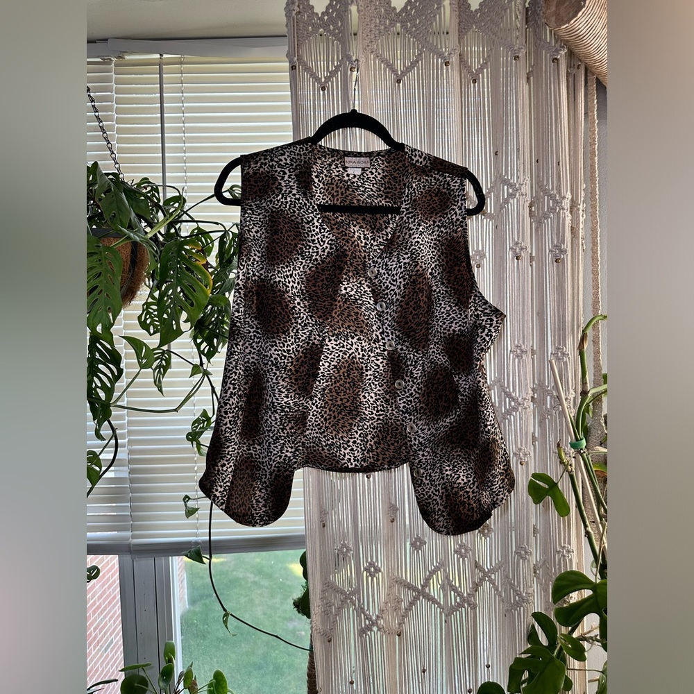 Bora bora animal print blouse L